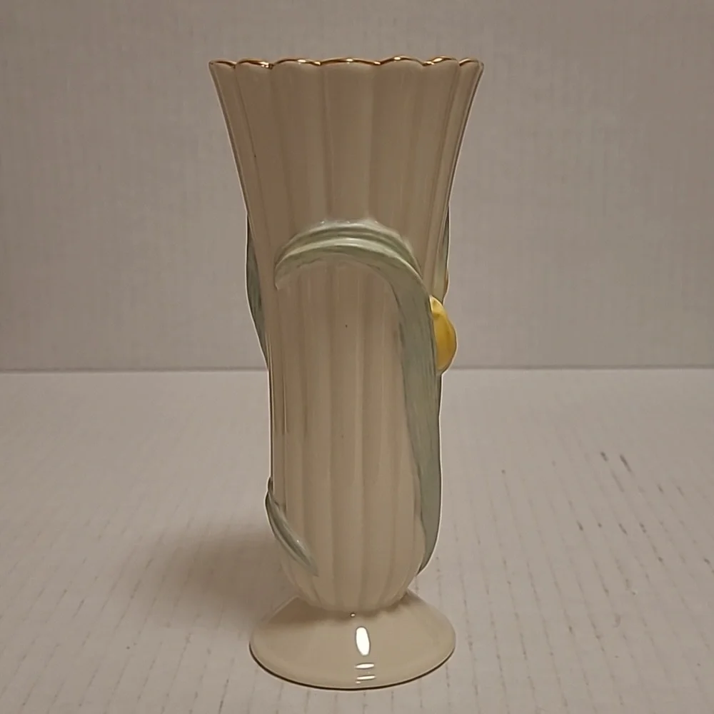 Lenox Daffodils in Bloom Bud Vase with Gold Trim